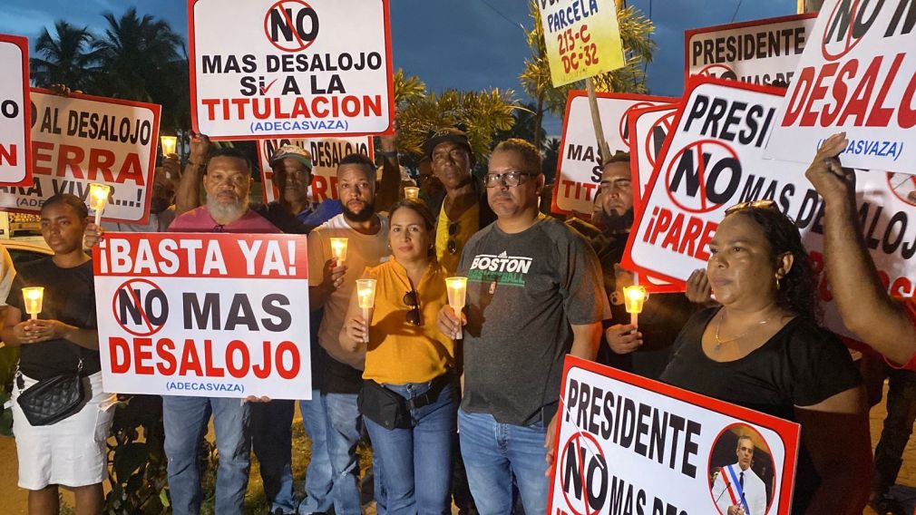 Comunidades de El Valiente en La Caleta piden al presidente declarar terrenos de utilidad pública.