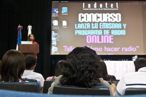 Taller sobre radio digital en el Palacio de las Telecomunicaciones.