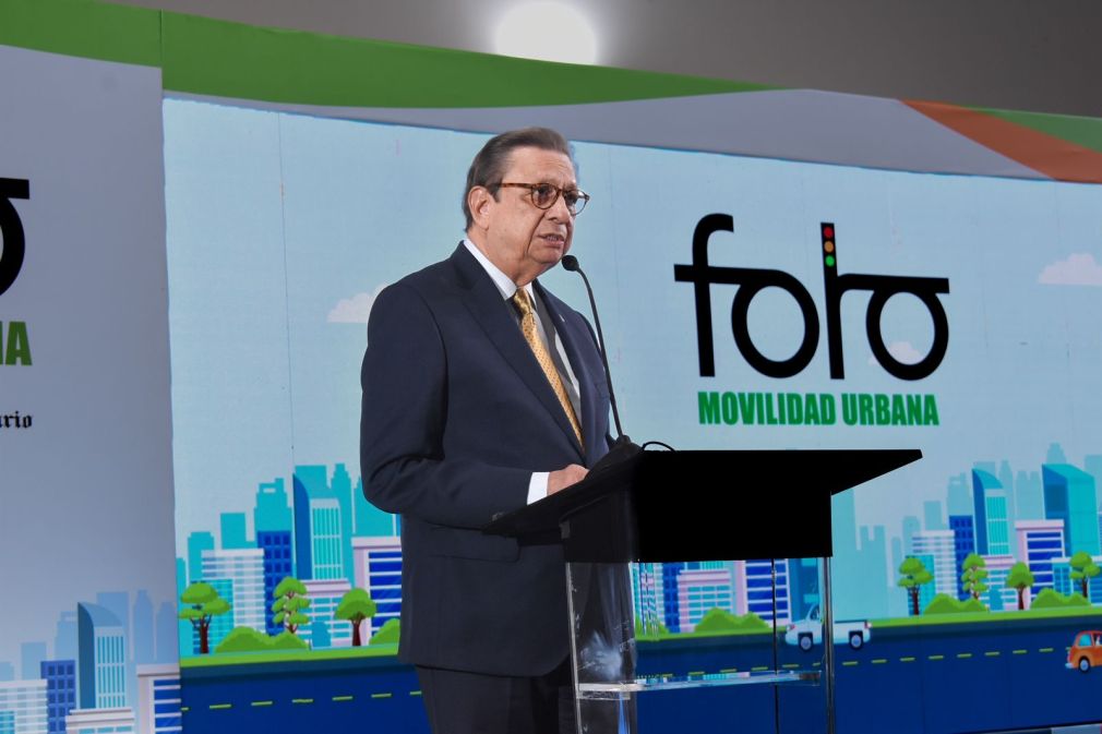 El rector de la Unphu planteó el diseño de un “plan metropolitano de desarrollo” y “gabinete urbano” en el Foro de Movilidad Urbana.