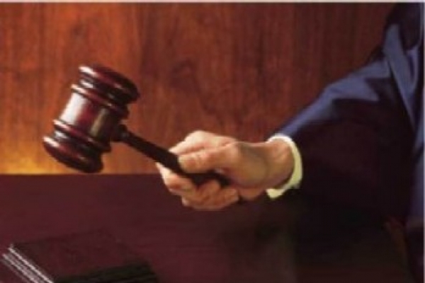 Coerción de 30 días para hombre que mantuvo en cautiverio a su mujer