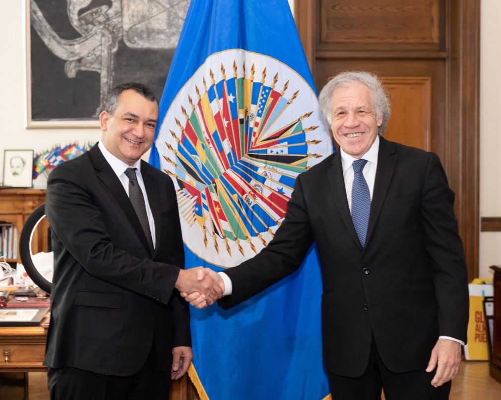 Román Jáquez Liranzo, presidente de la Junta Central Electoral y Luis Almagro, secretario general de la OEA.