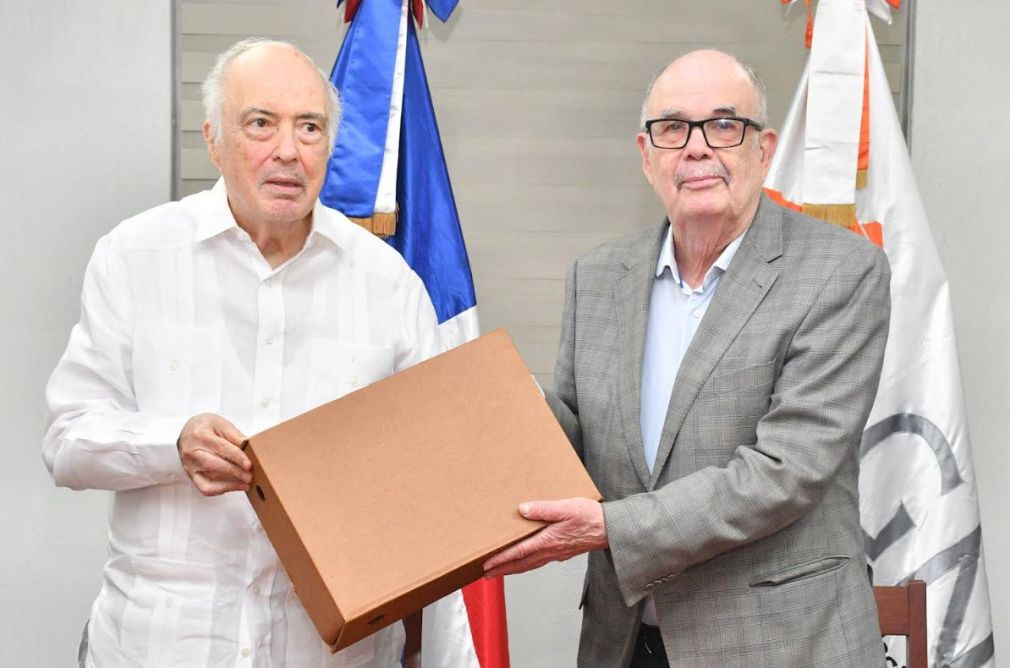 El AGN llamó a más personalidades a realizar donaciones de este tipo.