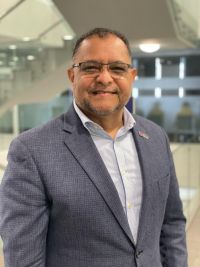 Edwin De La Cruz, Periodista, abogado y sindicalista.