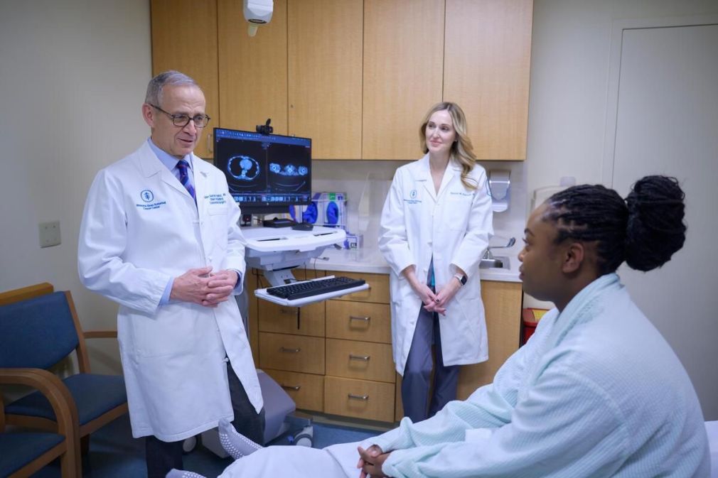 Expertos de Memorial Sloan Kettering advirtieron sobre el aumento de los casos de cáncer colorrectal de inicio temprano en adultos jóvenes.
