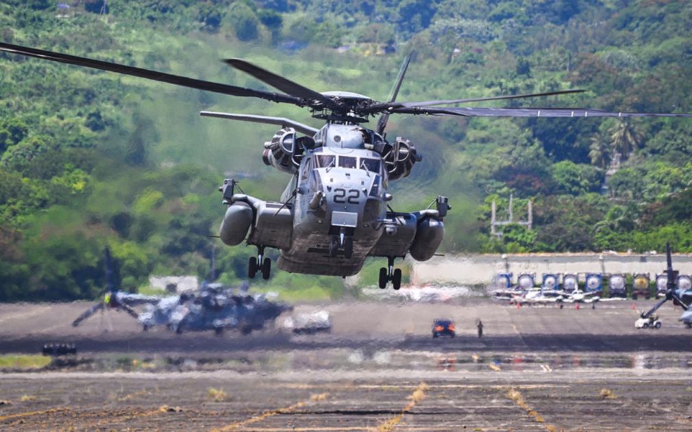El presidente Trump también confirmó que el helicóptero y todo el personal pudo regresar seguro a la base.