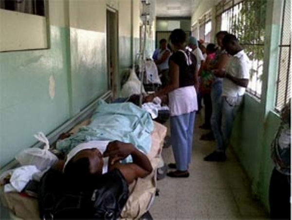 pacientes en el hospital dario contreras