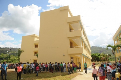 Gobierno inaugura cinco centros educativos con 82 aulas en La Vega:  