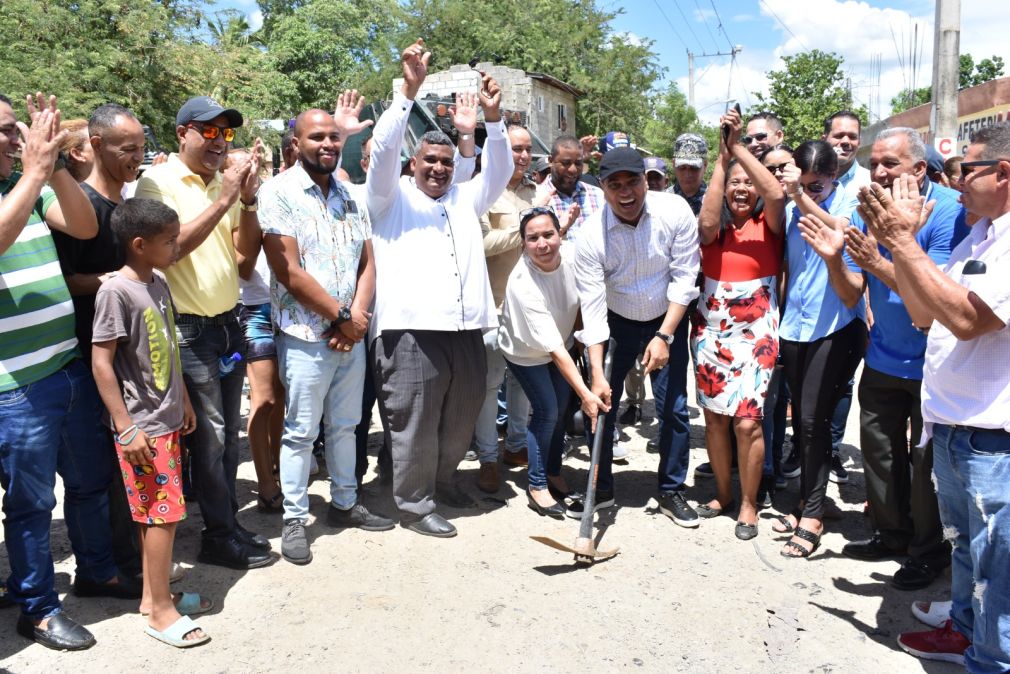 Las labores abarcan la comunidad de Nibaje en el barrio Juan Pablo Duarte.