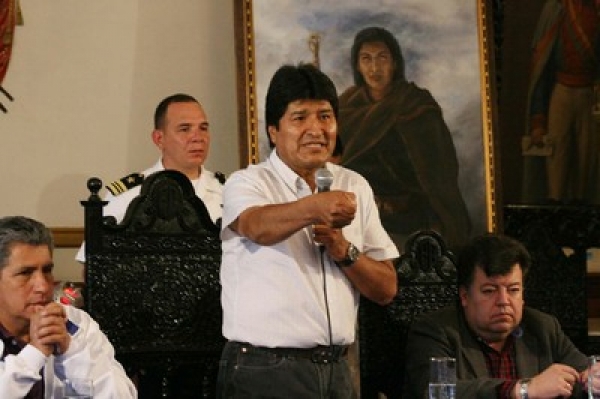 Evo Morales felicitó a la comisión de Bolivia en la Haya.