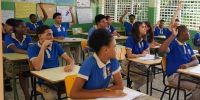 Instruyen pasar de curso a estudiantes superdotados.