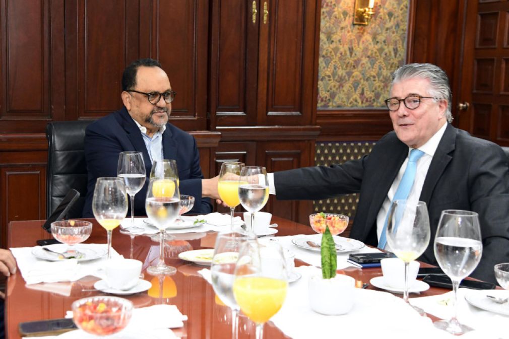 Indicó que algunos centros penitenciarios no terminan este año, si no, terminarían en 2027.
