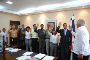 El ministro de deportes, Jaime David Fernández Mirabal, tomó juramento al comité organizador de los Juegos Provinciales de Pedernales