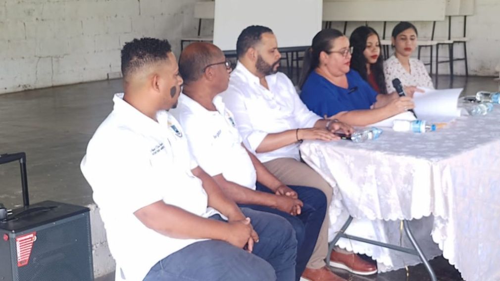 La rueda de prensa concluyó con la promesa de la alcaldesa González de entregar los documentos solicitados de manera oportuna y completa.