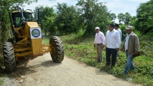 IAD cumple inicia reparación de caminos en Hato Damas: 