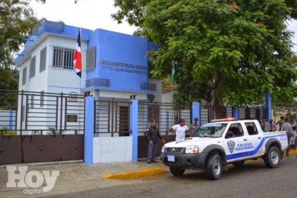 Gobierno entrega nuevo destacamento policial en San Cristóbal 