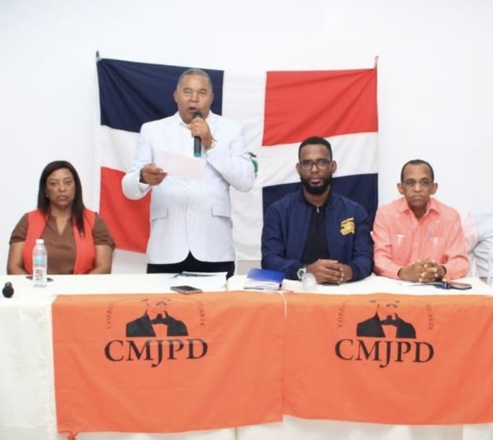 Al habla Menegildo de la Rosa, presidente de la organización.