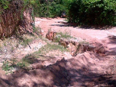 Deterioro de la calle, falta de agua afectan a moradores de Santa Elena: 