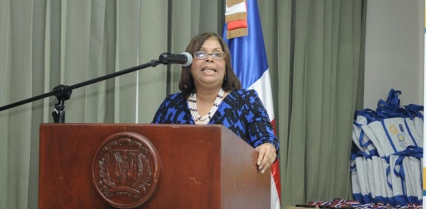 La presidente de la Comisión Permanente de Género de la Cámara de Diputados, Magda Rodríguez, resaltó la importancia de la re-conceptualización de la democracia y la paridad política y representativa