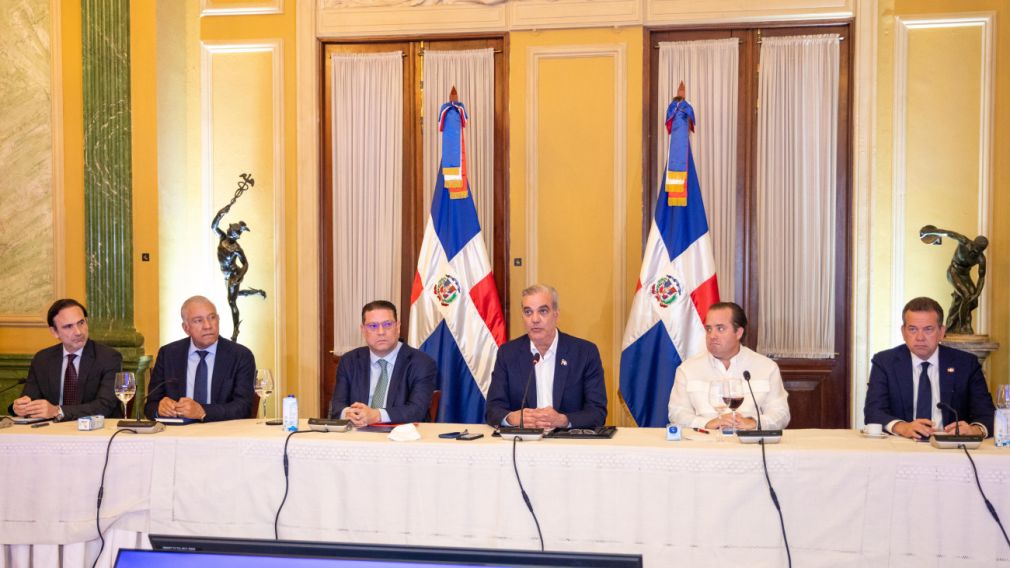 El presidente Abinader valoró la total cooperación del sector comercial, empresarial, industrial y agrícola.
