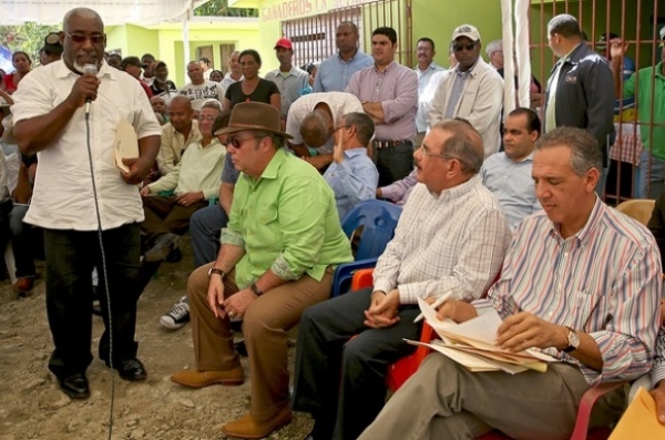 Medina aprueba 15.6 millones a productores de Monte Plata