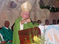 Obispo Monseñor Antonio Camilo de la Diósesis de La Vega, República Dominicana.