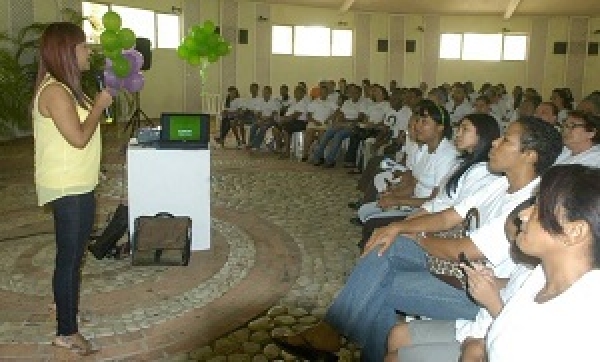 Hospitales realizan encuentro con pacientes de reumatología