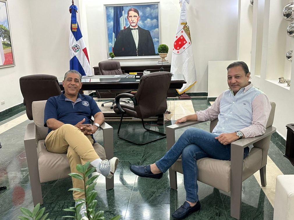 Adriano Espaillat y Abel Martínez.