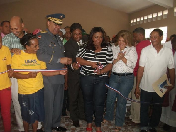 Inauguraron micro central hidroeléctrica  en la  comunidad  de Villa  Nizao