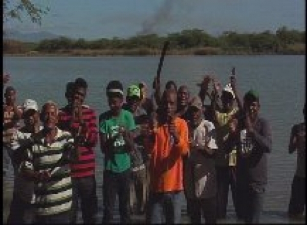 Pescadores de Laguna Cabral protestan por incumplimientos del Indrhi : ‏