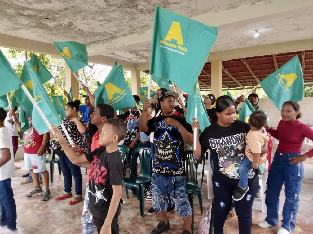  Partido Alianza País en Barahona expresa su rechazo a explotación minera en el suroeste del país.