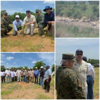 El ministro encabezó además una jornada de reforestación en un área periférica del muro fronterizo en Dajabón.