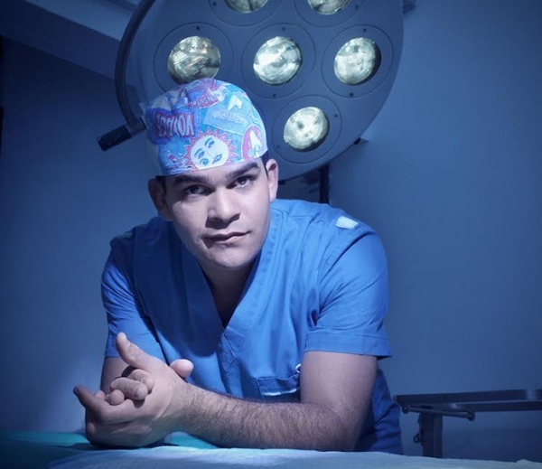 Dr. Franklin Peña Romero, especialista dominicano en cirugía estética.