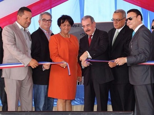 Medina inaugura obras en Montecristi