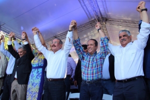 Presidente Danilo Medina proclama dos candidatos para el Senado: 
