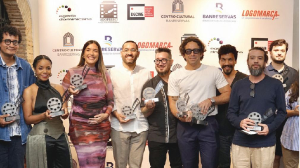 Se monta en el Centro Cultural Banreservas con un homenaje póstumo al recientemente fallecido director Agliberto Meléndez.