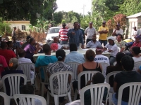 Director regional del Ministerio de Obras Públicas sostiene encuentro con moradores Barahona