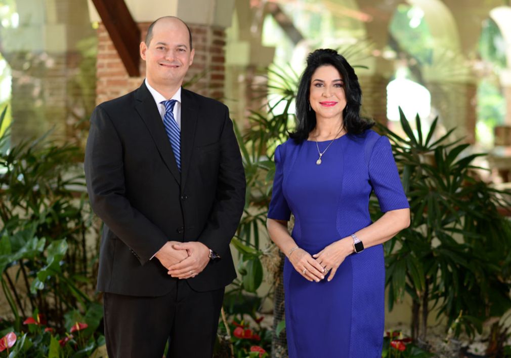 Alejandro Cambiaso, presidente de la Asociación Dominicana de Turismo de Salud (ADTS) y Amelia Reyes Mora, vicepresidenta.