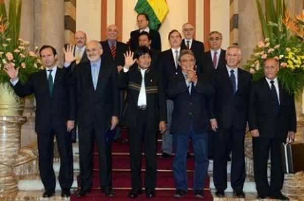 Morales reafirmó que su Gobierno “siempre convocará a los ex presidentes y ex cancilleres para debatir sobre la centenaria demanda marítima boliviana”. 
