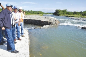 Indrhi inicia trabajos de rehabilitación del dique y el canal Cañabón, en Bonao: 