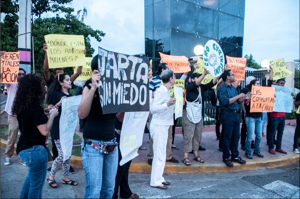 Ciudadanos exigen investigar denuncia de corrupción alrededor de Leonel Fernández y FUNGLODE