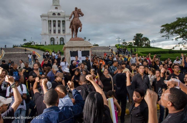 Convocan encendido de velas en el Monumento de Santiago por Loma Miranda