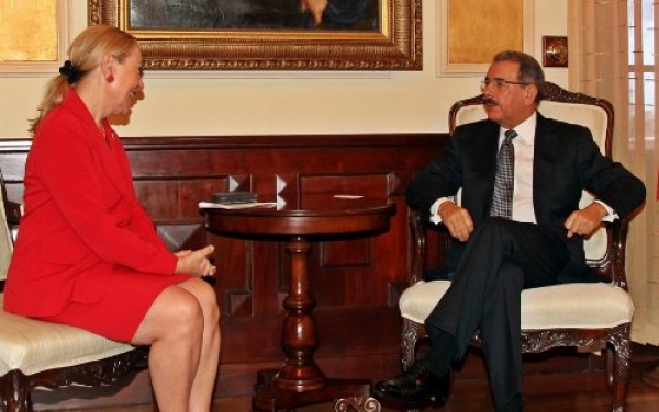 El Presidente Danilo Medina y Benita Ferrero-Waldner, presidenta de la Fundación EU-LAC.