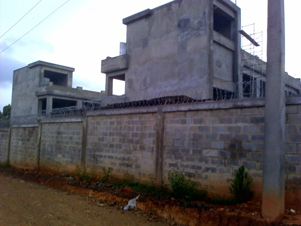 Residentes en Yamasá se quejan por lentitud en construcción de plantel escolar: 