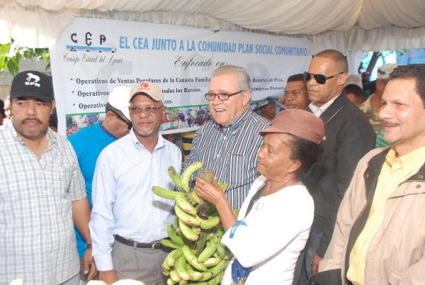 El CEA inaugura mercado agropecuario San Pedro