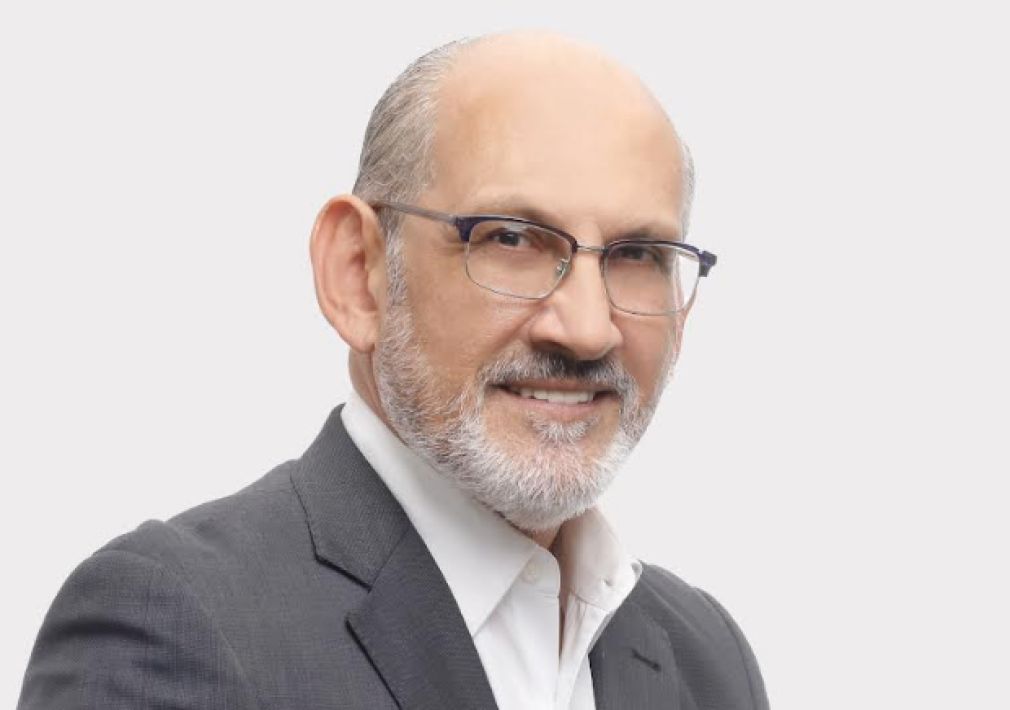 Arquitecto Edgar Martínez.