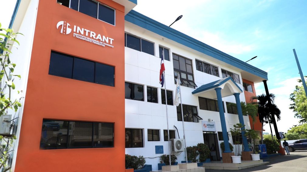 Instituto Nacional de Tránsito y Transporte Terrestre (Intrant).