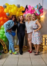 En la imagen de izquierda a derecha. Las cosmetólogas Violeta Burgos, Vianny Abreu, Erika Pérez e Israelina Peña.