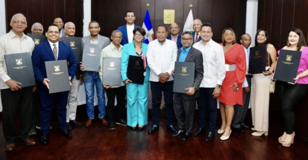 Los Premios Manuel Hilario Castro Calcaño, también conocidos como “Nelo” reconocen a periodistas y comunicadores de Puerto Plata.