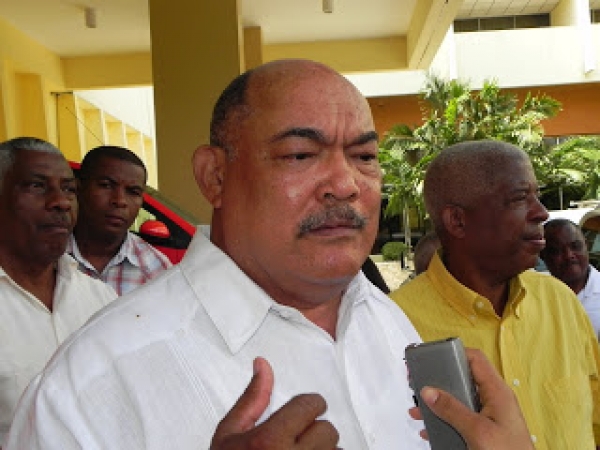 Ramón Alburquerque.