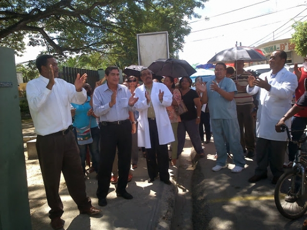 Medico en protesta